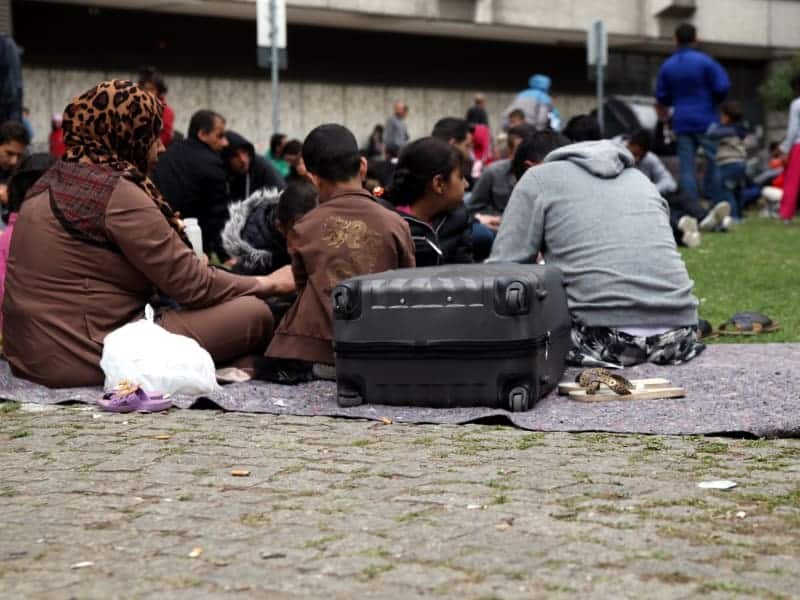 Flüchtlinge an einer Aufnahmestelle, über dts Nachrichtenagentur