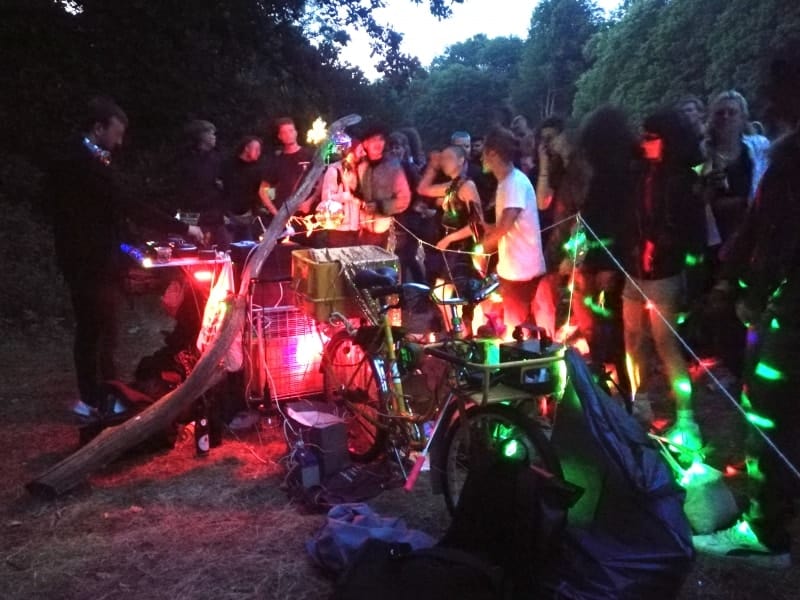 Illegaler Rave während Coronakrise, über dts Nachrichtenagentur
