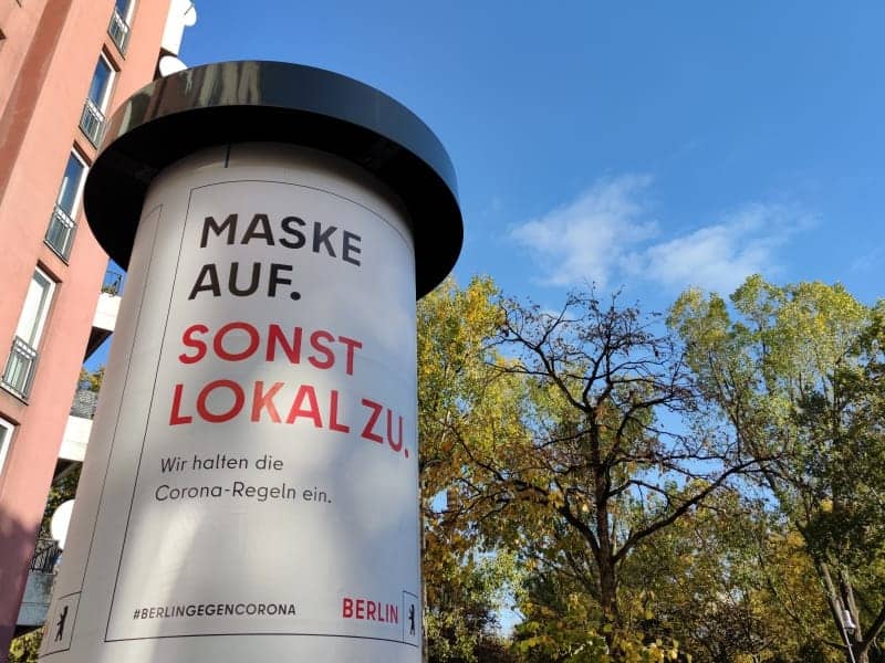 Corona-Plakat, über dts Nachrichtenagentur