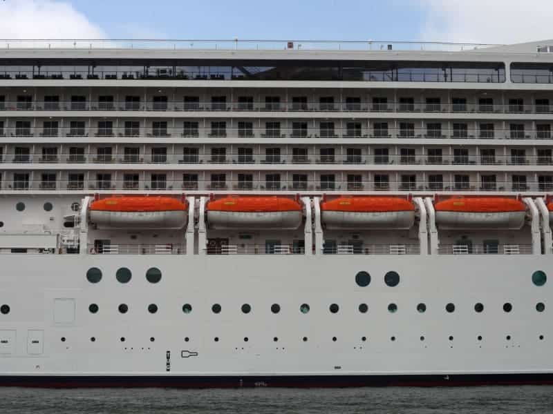 Kreuzfahrtschiff mit Rettungsbooten, über dts Nachrichtenagentur