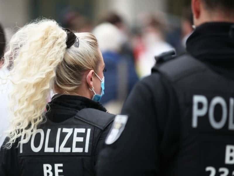 Polizei mit Mundschutz, über dts Nachrichtenagentur