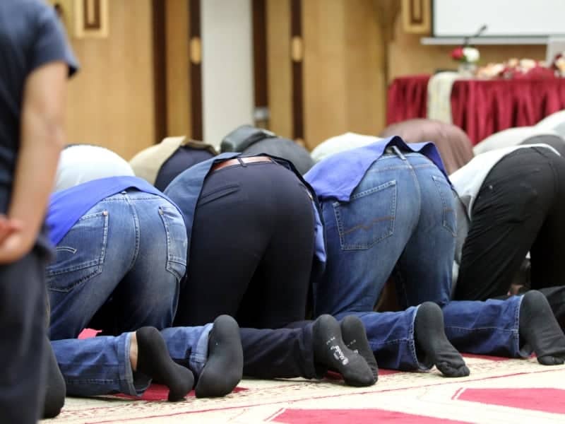 Gläubige Muslime beim Gebet in einer Moschee, über dts Nachrichtenagentur