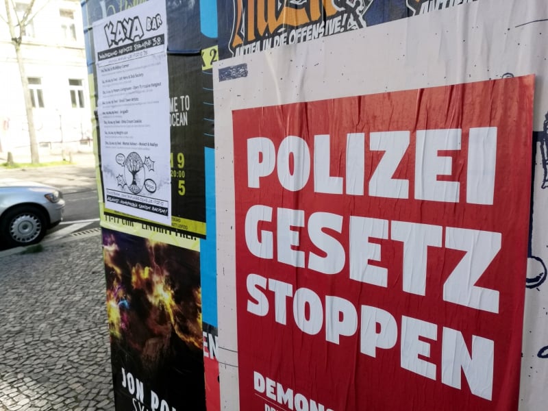 Plakat gegen Polizeigesetz in Leipzig-Connewitz, über dts Nachrichtenagentur