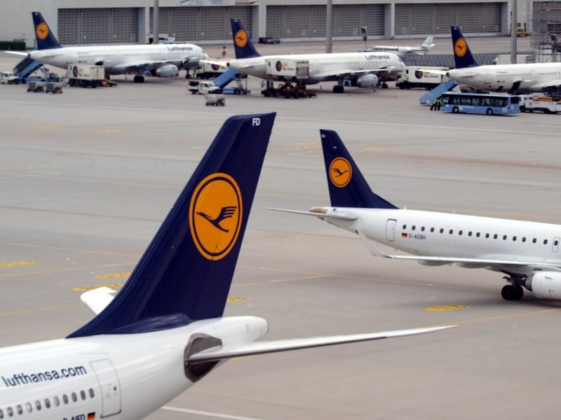 Lufthansa-Maschinen am Flughafen, über dts Nachrichtenagentur