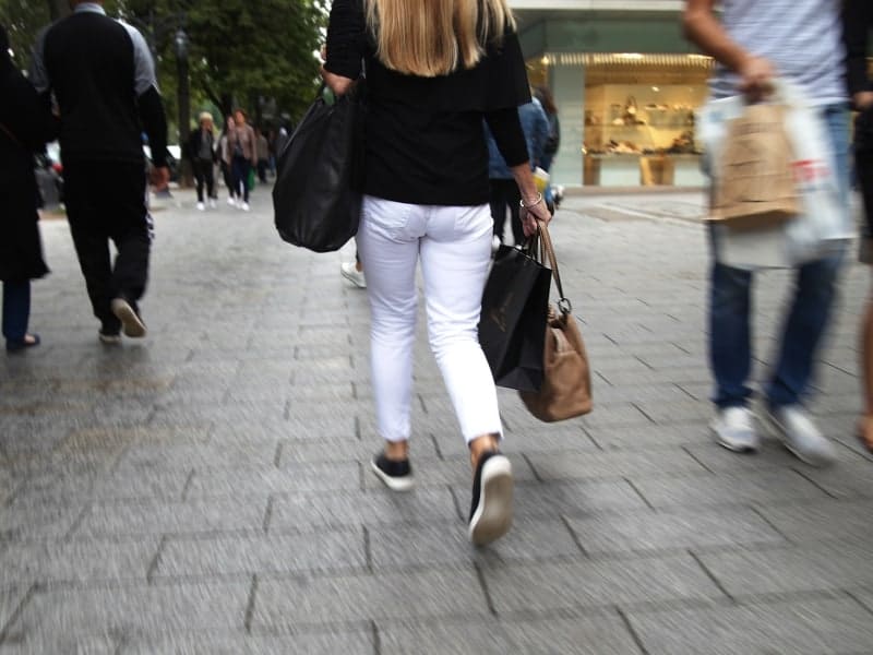 Passantin in der Düsseldorfer Kö, über dts Nachrichtenagentur