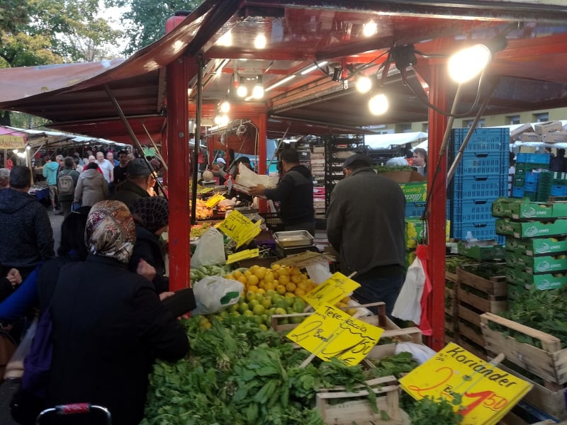 Obst- und Gemüsestand, über dts Nachrichtenagentur