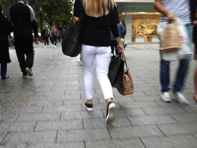 Passantin in der Düsseldorfer Kö, über dts Nachrichtenagentur