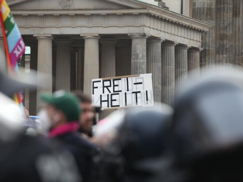 Corona-Protest am 18.11.2020, über dts Nachrichtenagentur