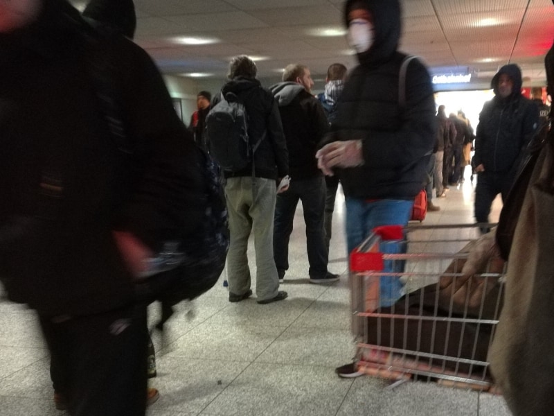 Warteschlange vor einem Supermarkt, über dts Nachrichtenagentur