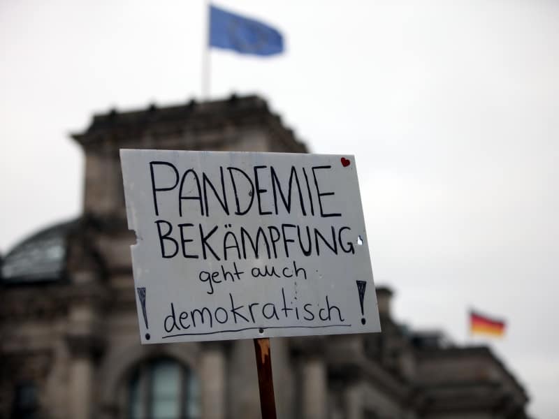 Corona-Protest am 18.11.2020, über dts Nachrichtenagentur