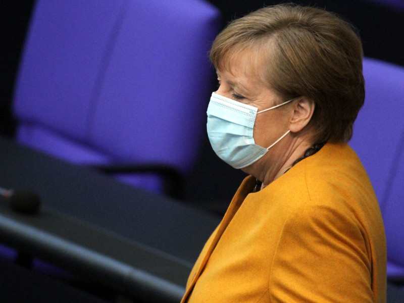 Angela Merkel mit Mundschutz, über dts Nachrichtenagentur