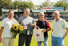 Markus Schütte, Michael Jungehüser, Reinhard Deermann und Hermann Lüpken bei der DFB-Ehrung im Getränke Hoffmann Stadion