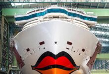 Kreuzfahrtschiff im Bau bei der Meyer Werft in Papenburg