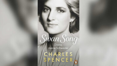 Buchcover „Swan Song – Diana, meine Schwester“ von Charles Spencer mit einem Schwarz-Weiß-Porträt von Prinzessin Diana