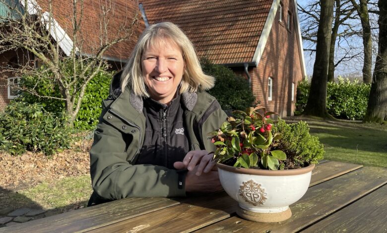 Dr. Silke Hirndorf, Naturparkführerin und Pilzcoach, leitet die Pilzwanderung der VHS Meppen am Kossehof