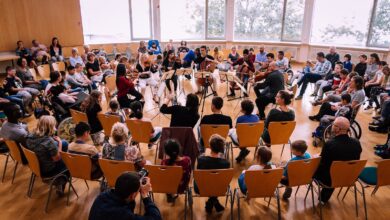 Junge Musikerinnen und Musiker von Musethica spielen Kammermusik