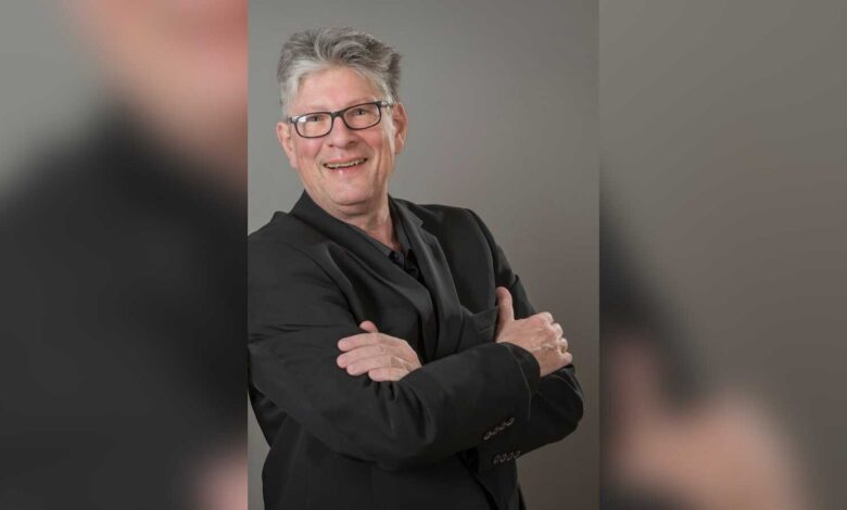 Peter Alexander Herwig, Sänger und Gesangspädagoge, leitet den Stimmbildungsworkshop der VHS Meppen
