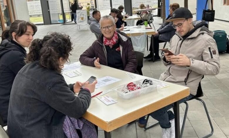Studierende registrieren sich bei einer Typisierungsaktion für Stammzellspenden am Campus Lingen