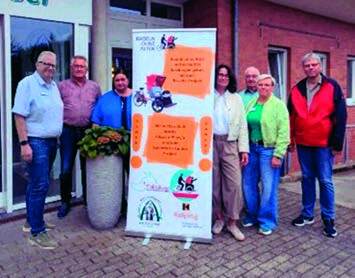 Orga-Team des Rikscha-Projektes der Kolpingsfamilie Salzbergen vor dem Haus St. Josef