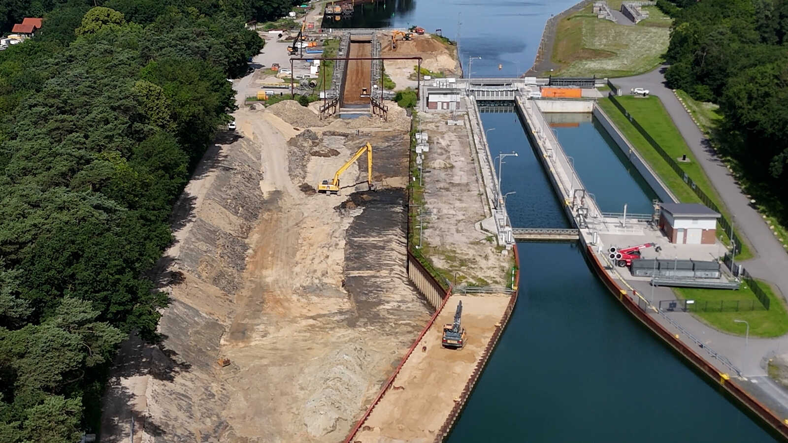 Die neue Schleuse Gleesen am Dortmund-Ems-Kanal bei der Inbetriebnahme