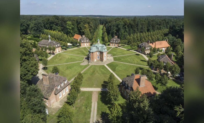 Luftaufnahme von Schloss Clemenswerth in Sögel
