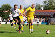 Tom Winnemöller vom SC Spelle-Venhaus beim Torschuss gegen Eintracht Braunschweig II