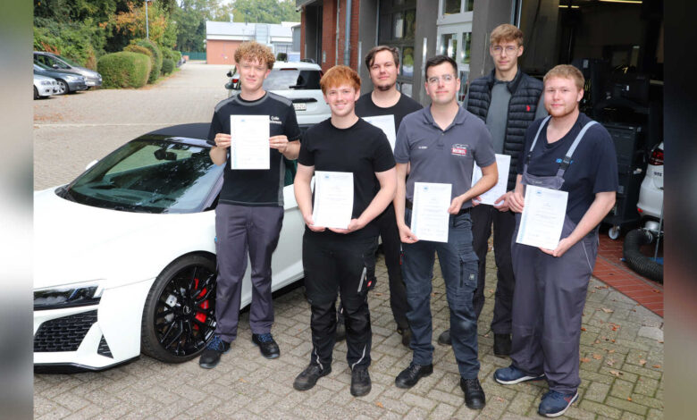 Die sechs besten Kfz-Mechatroniker Niedersachsens nebeneinander, von links Colin Schreurs, Thole Diekmann, Jannes Einnolf, Max Müller, Maurice Block und Felix Krampe