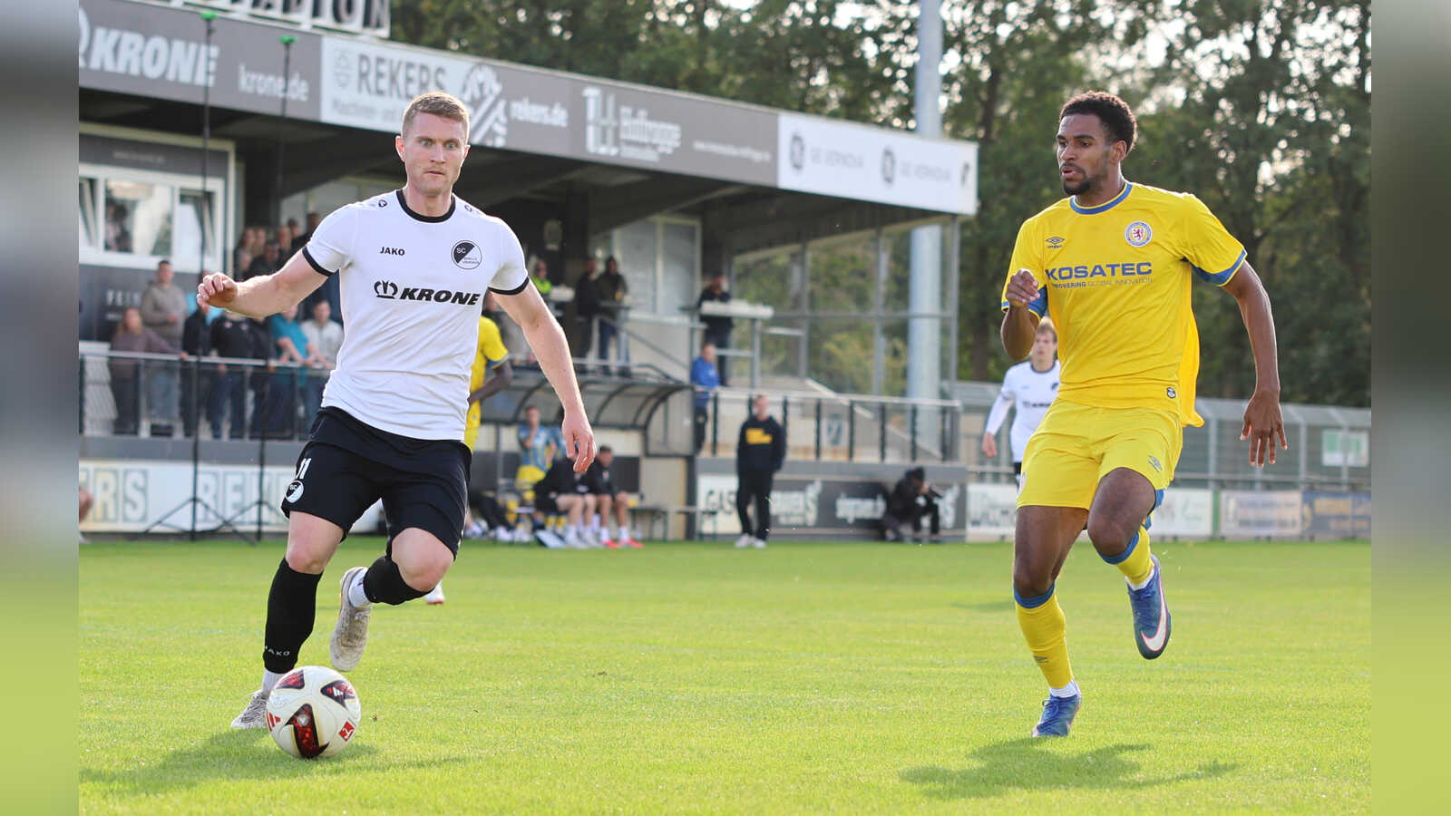 Fußballspieler Daniel Benke vom SC Spelle-Venhaus im Spiel