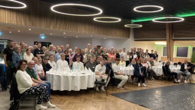 Inhaberinnen und Inhaber der Ehrenamtskarte beim Empfang des Landkreises Emsland im Saal Kamp in Meppen