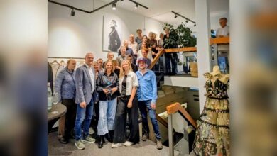 Übergabe des Gründungspreises Nordhorn gründet an Birthe Kleine Beerink in ihrem Geschäft