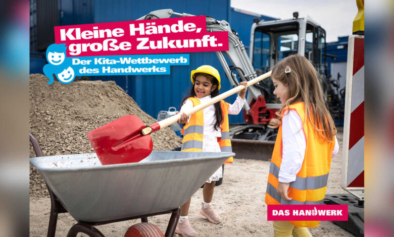 Zwei Kita-Kinder bei einem Besuch auf einer Baustelle im Rahmen des Kita-Wettbewerbs des Handwerks