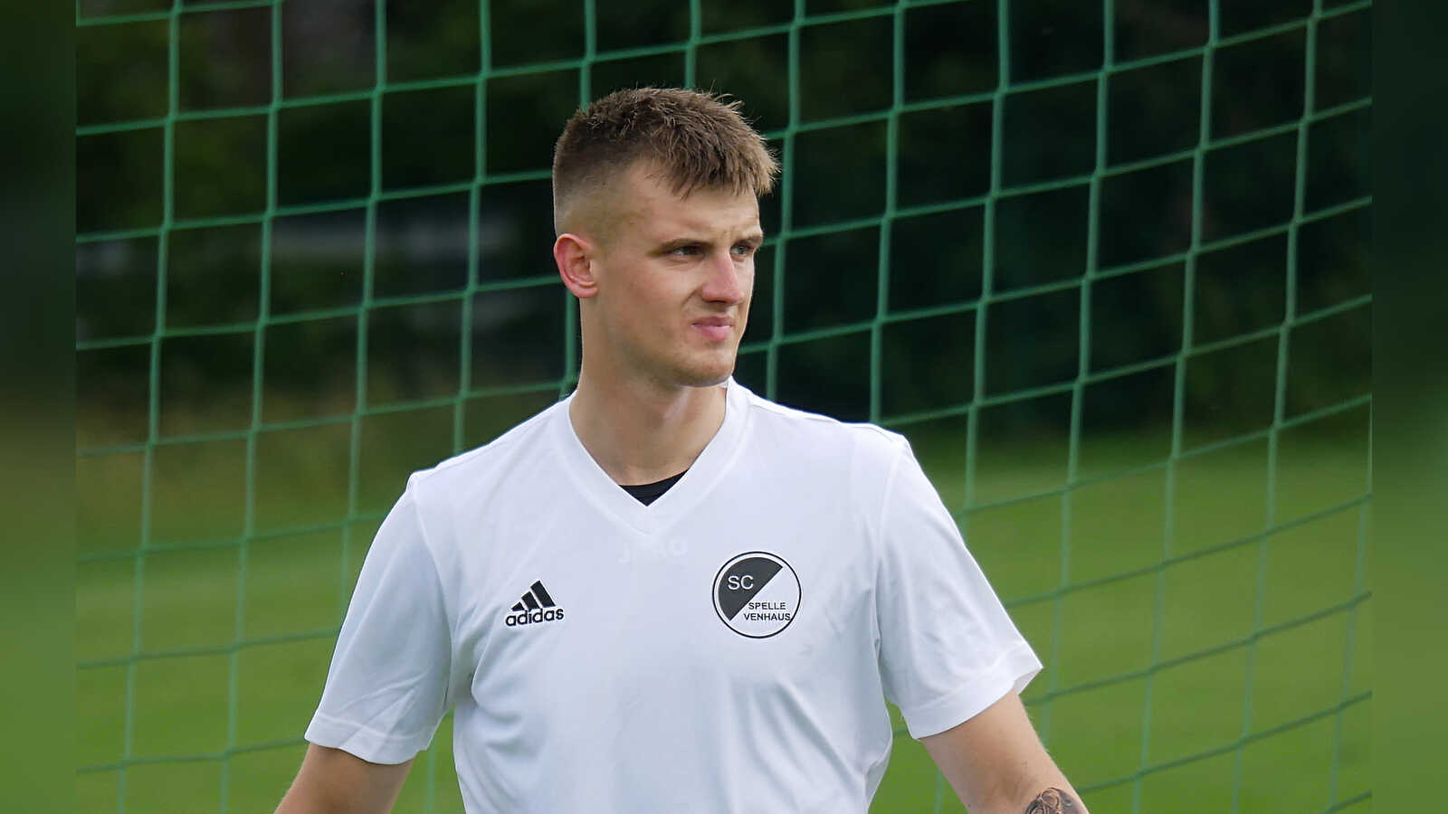 Mittelfeldspieler Luca Tersteeg im Trikot des SC Spelle-Venhaus
