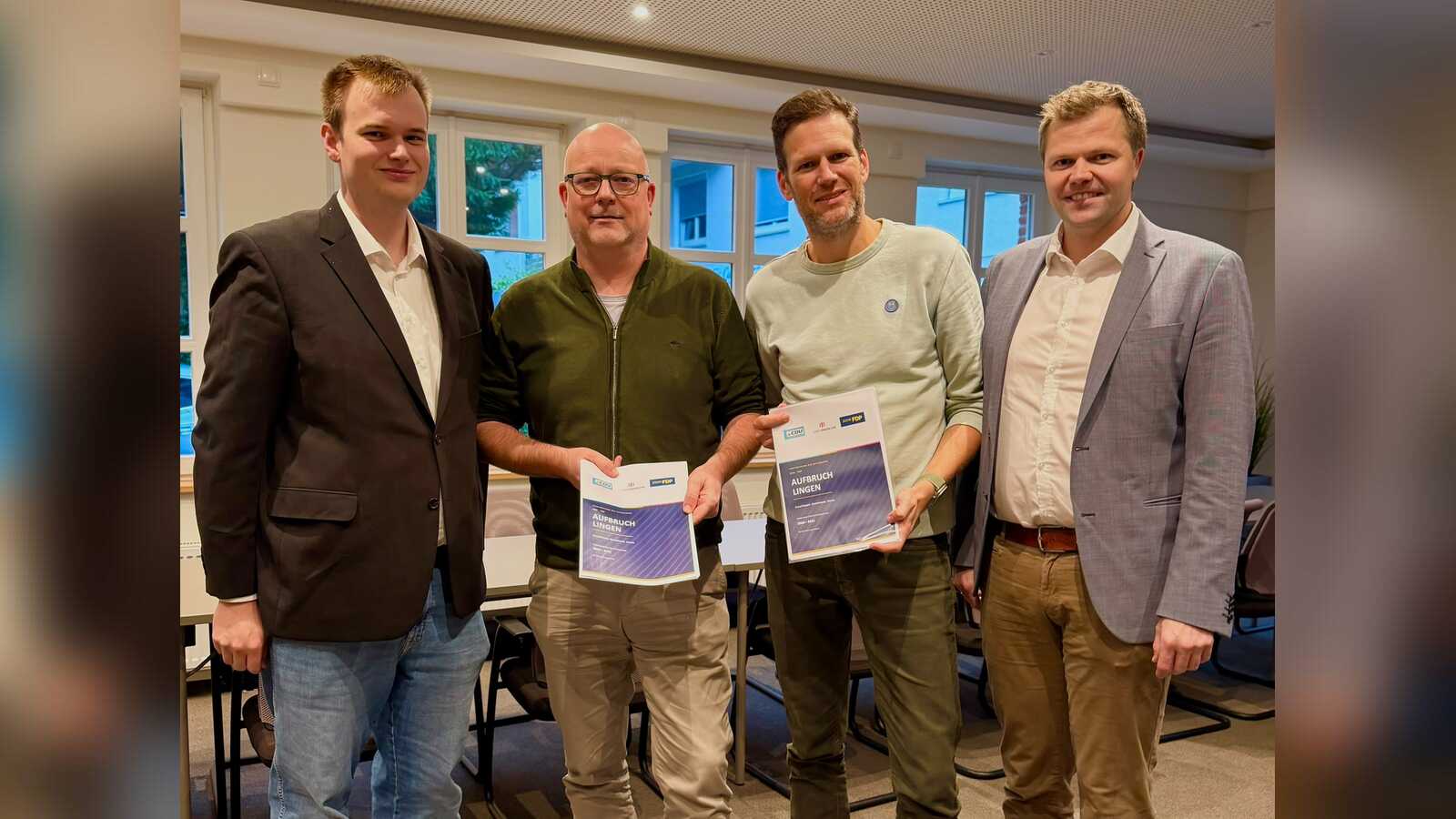 Vertreter von CDU und FDP präsentieren in Lingen die gemeinsame Vereinbarung „Aufbruch Lingen“ für die Ratsperiode 2026 bis 2031