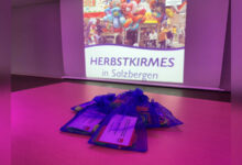 Fahrgeschäfte auf der Salzbergener Herbstkirmes im Ortskern