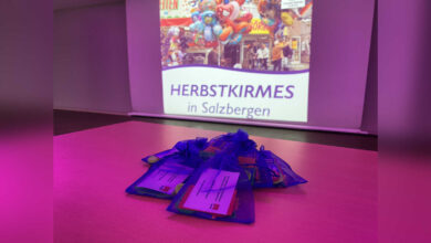 Fahrgeschäfte auf der Salzbergener Herbstkirmes im Ortskern