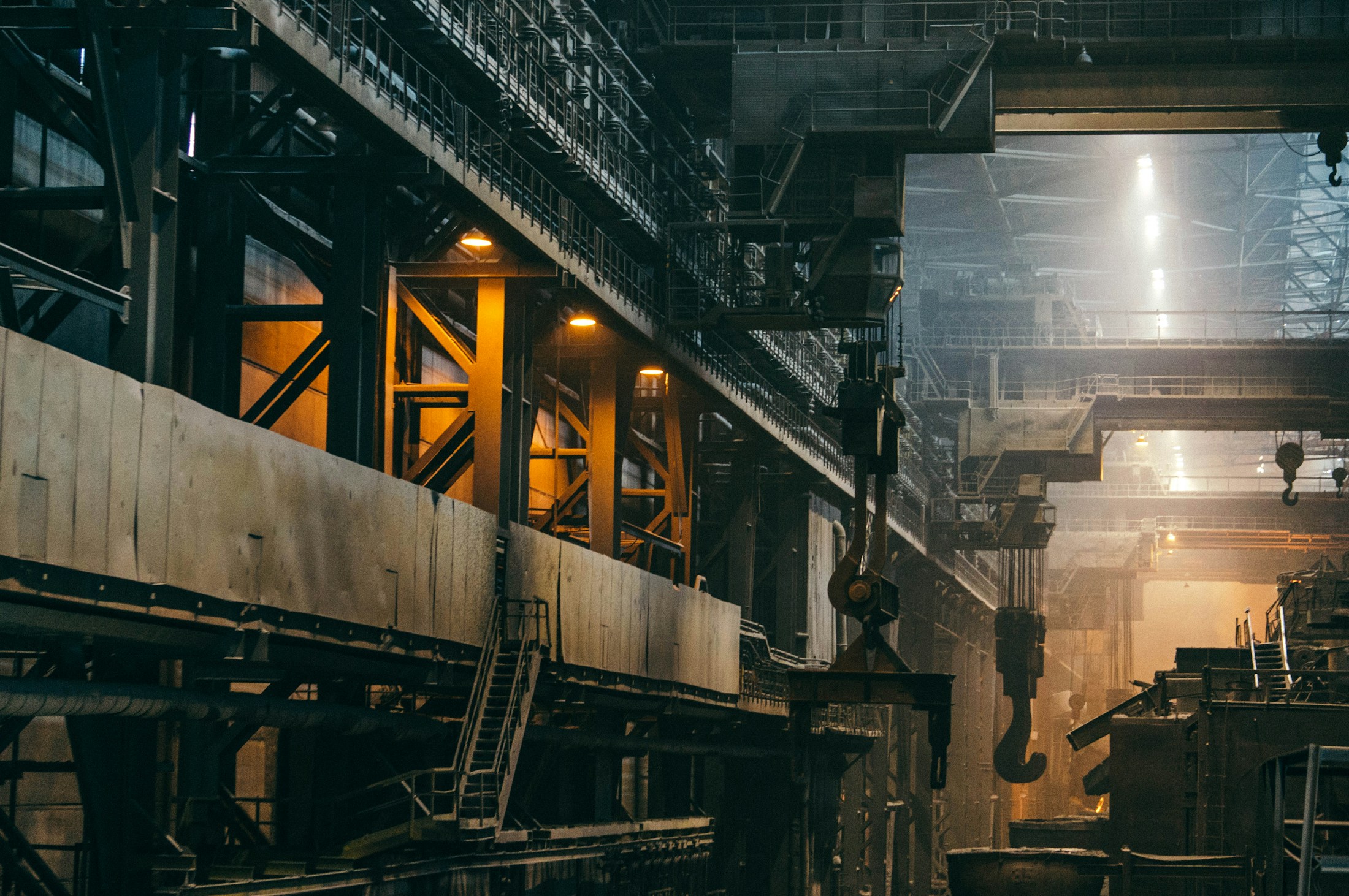 Blick in eine Halle der Schwerindustrie