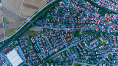 Luftbild einer Wohnsiedlung mit Einfamilienhäusern