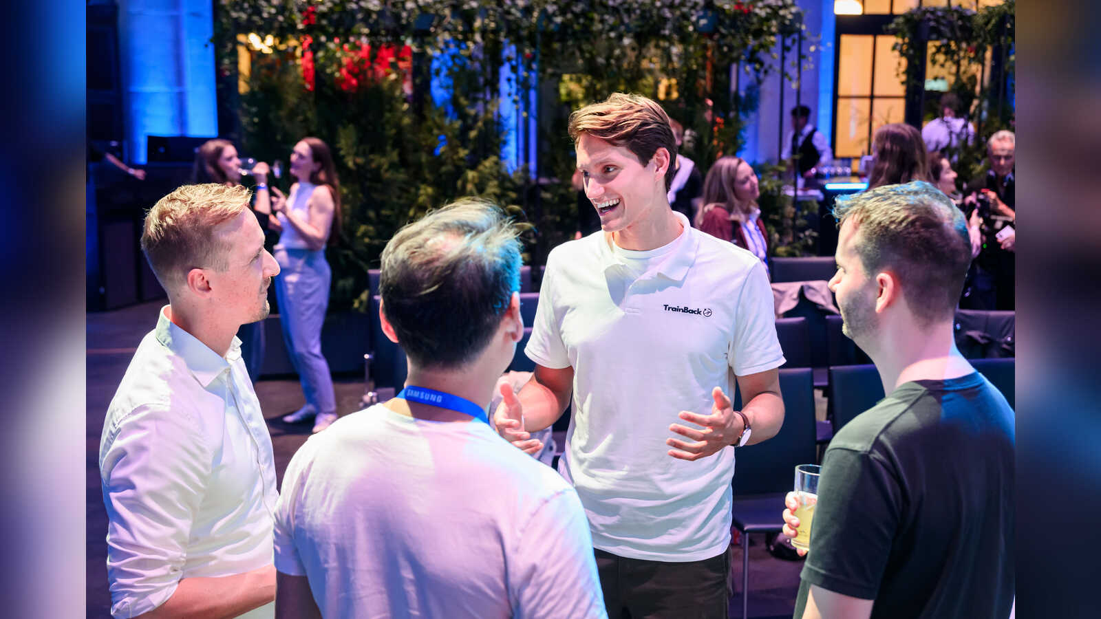 Szene vom Wettbewerb Solve for Tomorrow mit dem Lingener Start-up TrainBack
